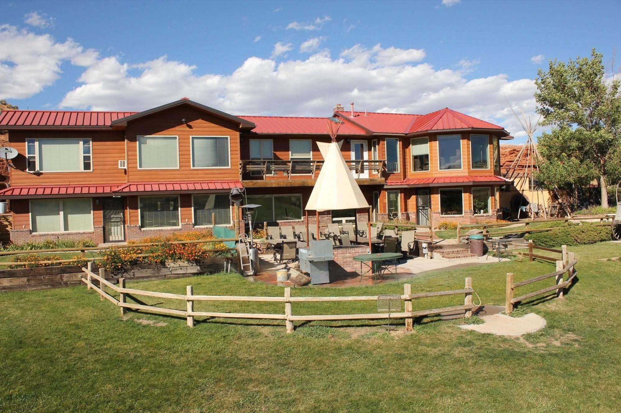 K3 Guest Ranch Hotel Cody Exterior photo