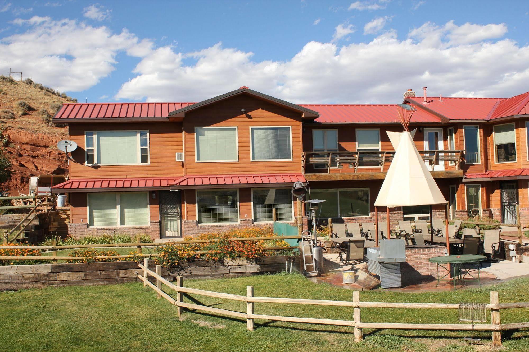 K3 Guest Ranch Hotel Cody Exterior photo